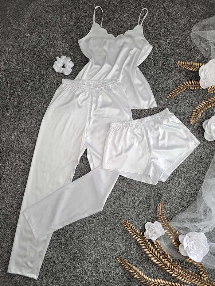 beli satenski set pidzama